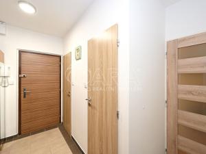 Pronájem bytu 2+kk, Praha - Hostivař, Kozmíkova, 43 m2