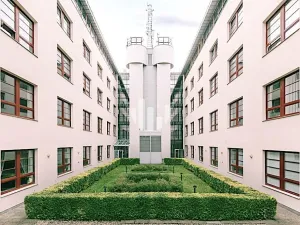 Pronájem kanceláře, Praha - Karlín, Sokolovská, 116 m2