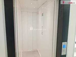 Pronájem bytu 2+kk, Děčín - Děčín III-Staré Město, Zelená, 33 m2