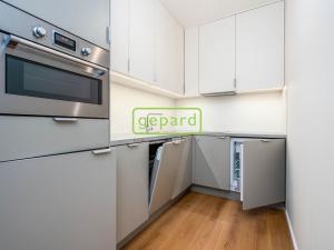 Prodej bytu 1+kk, Praha, Pakoměřická, 27 m2