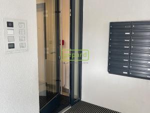 Prodej bytu 1+kk, Praha, Pakoměřická, 27 m2