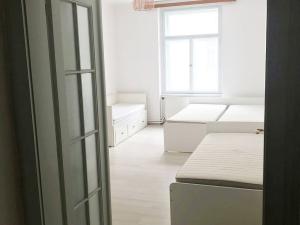 Pronájem bytu 4+1, Praha - Nové Město, Krakovská, 122 m2