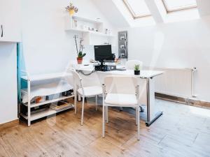 Pronájem ordinace, Praha - Vinohrady, Legerova, 240 m2