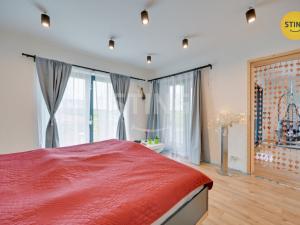 Prodej rodinného domu, Krásensko, 183 m2