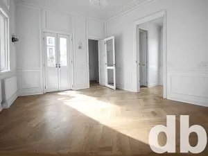 Prodej bytu 4+1, Karlovy Vary, Jaltská, 100 m2