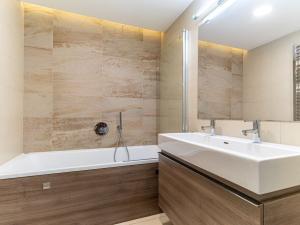 Pronájem bytu 3+kk, Praha - Libeň, Menclova, 93 m2