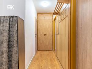 Prodej bytu 3+kk, Králův Dvůr, Pod Hájem, 66 m2