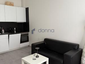Pronájem bytu 1+kk, Praha, Hofbauerova, 42 m2
