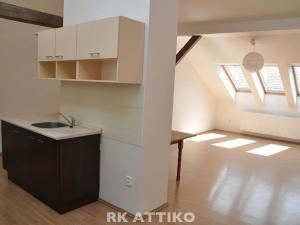 Pronájem atypického bytu, Brno, Ptašínského, 91 m2