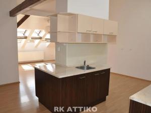 Pronájem atypického bytu, Brno, Ptašínského, 91 m2
