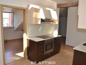 Pronájem atypického bytu, Brno, Ptašínského, 91 m2