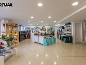 Prodej obchodního prostoru, Karlovy Vary, Divadelní náměstí, 115 m2