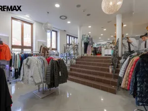 Prodej obchodního prostoru, Karlovy Vary, Divadelní náměstí, 115 m2