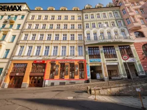 Prodej obchodního prostoru, Karlovy Vary, Divadelní náměstí, 115 m2