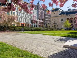 Prodej obchodního prostoru, Karlovy Vary, Divadelní náměstí, 115 m2