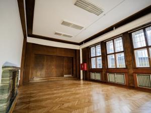Pronájem obchodního prostoru, Sušice, náměstí Svobody, 188 m2