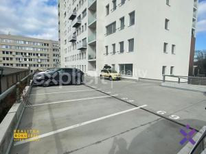 Pronájem garáže, Zlín, Lorencova, 12 m2