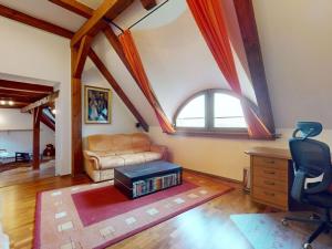 Prodej rodinného domu, Svatá, 576 m2