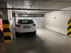 Prodej garážového stání, Praha - Stodůlky, Suchý vršek