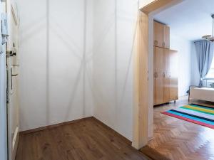 Pronájem bytu 2+kk, Praha - Vršovice, Oblouková, 43 m2