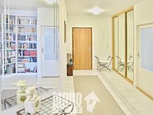 Pronájem bytu 4+kk, Praha - Vysočany, Sokolovská, 123 m2