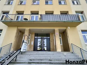 Pronájem bytu 2+1, Louny, Postoloprtská, 68 m2