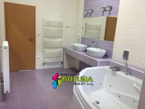 Pronájem bytu 2+kk, Kamenný Újezd, Na Dolech, 66 m2