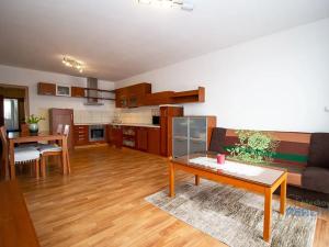Pronájem bytu 3+kk, Praha - Kbely, Pod Nouzovem, 88 m2