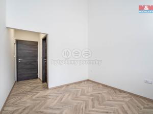 Pronájem obchodního prostoru, Okrouhlo, 1076 m2