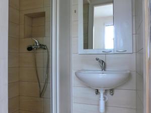 Pronájem bytu 1+1, Ústí nad Labem - Severní Terasa, Kmochova, 33 m2