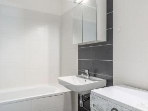 Pronájem bytu 2+1, Praha - Bubeneč, Jednořadá, 59 m2