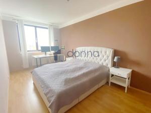 Pronájem bytu 2+kk, Praha, Na Slatince, 72 m2