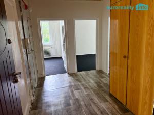 Prodej bytu 4+1, Toužim, Sídliště, 80 m2
