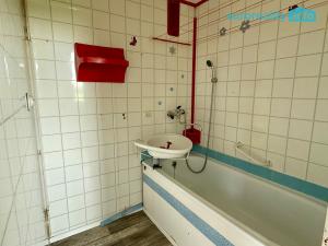 Prodej bytu 4+1, Toužim, Sídliště, 80 m2