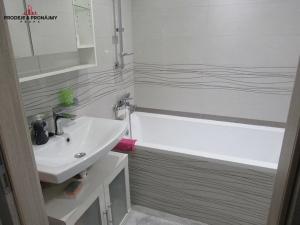 Prodej bytu 3+kk, Praha, Tupolevova, 71 m2