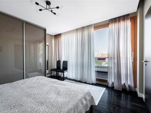Pronájem rodinného domu, Praha, U kolonie, 250 m2