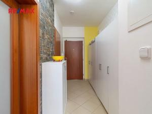 Pronájem bytu 2+kk, Praha - Zličín, Sazovická, 48 m2