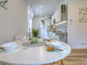 Pronájem bytu 2+kk, Chomutov, Grégrova, 49 m2