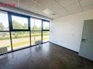 Pronájem kanceláře, Zlín - Malenovice, Hřebíčkova, 21 m2