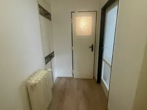 Pronájem bytu 1+kk, Praha - Prosek, Nad Krocínkou, 33 m2