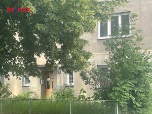 Pronájem bytu 1+kk, Praha - Prosek, Nad Krocínkou, 33 m2