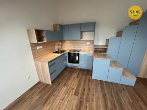 Pronájem bytu 2+kk, Pardubice, Benešovo náměstí, 48 m2