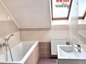 Pronájem bytu 1+kk, Chodov, Staroměstská, 46 m2