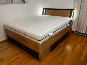 Pronájem bytu 1+kk, Praha - Záběhlice, Mattioliho, 35 m2