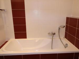 Pronájem bytu 1+kk, Praha - Záběhlice, Mattioliho, 35 m2