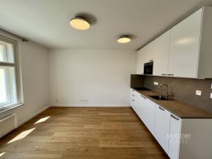 Pronájem bytu 1+kk, Praha - Vinohrady, Korunní, 27 m2