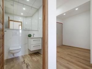 Prodej bytu 2+kk, Hluboká nad Vltavou, Nerudova, 48 m2