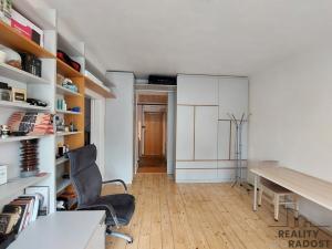 Pronájem bytu 2+kk, Praha, Biskupcova, 47 m2