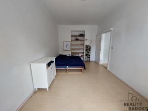 Pronájem bytu 2+kk, Praha, Biskupcova, 47 m2