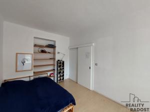 Pronájem bytu 2+kk, Praha, Biskupcova, 47 m2